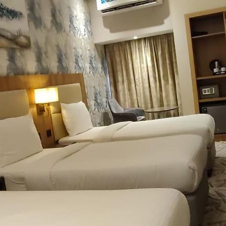 Sky Park Hotel Dubaj Kültér fotó