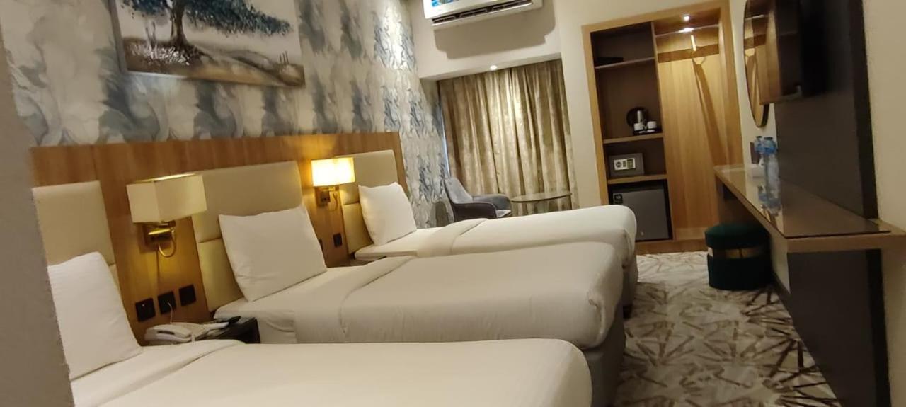 Sky Park Hotel Dubaj Kültér fotó